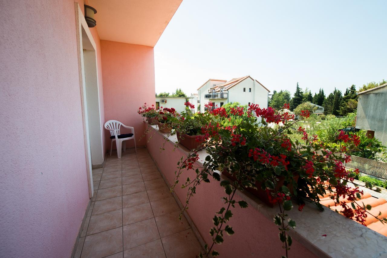 Bed And Breakfast Helena Kastela Exterior photo